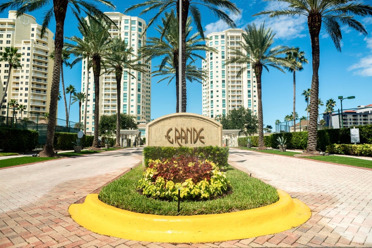 HOA commercial landscape front entrance 1