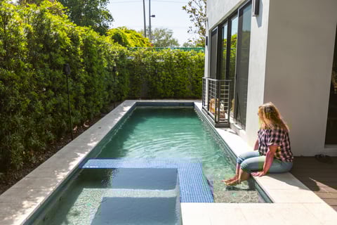 happy customer client pool hedge privacy