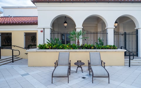 commercial property with outdoor lawn chairs