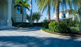 residential landscape mainteance garden beds 4
