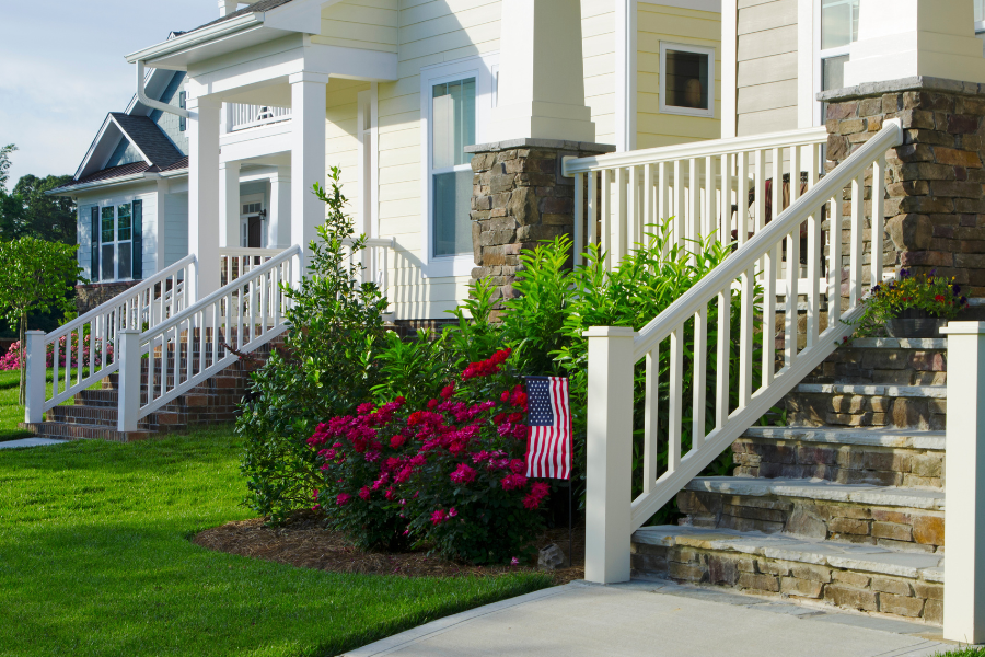 Aesthetic properties in Tampa Bay, like this one, usually include manicured lawns.