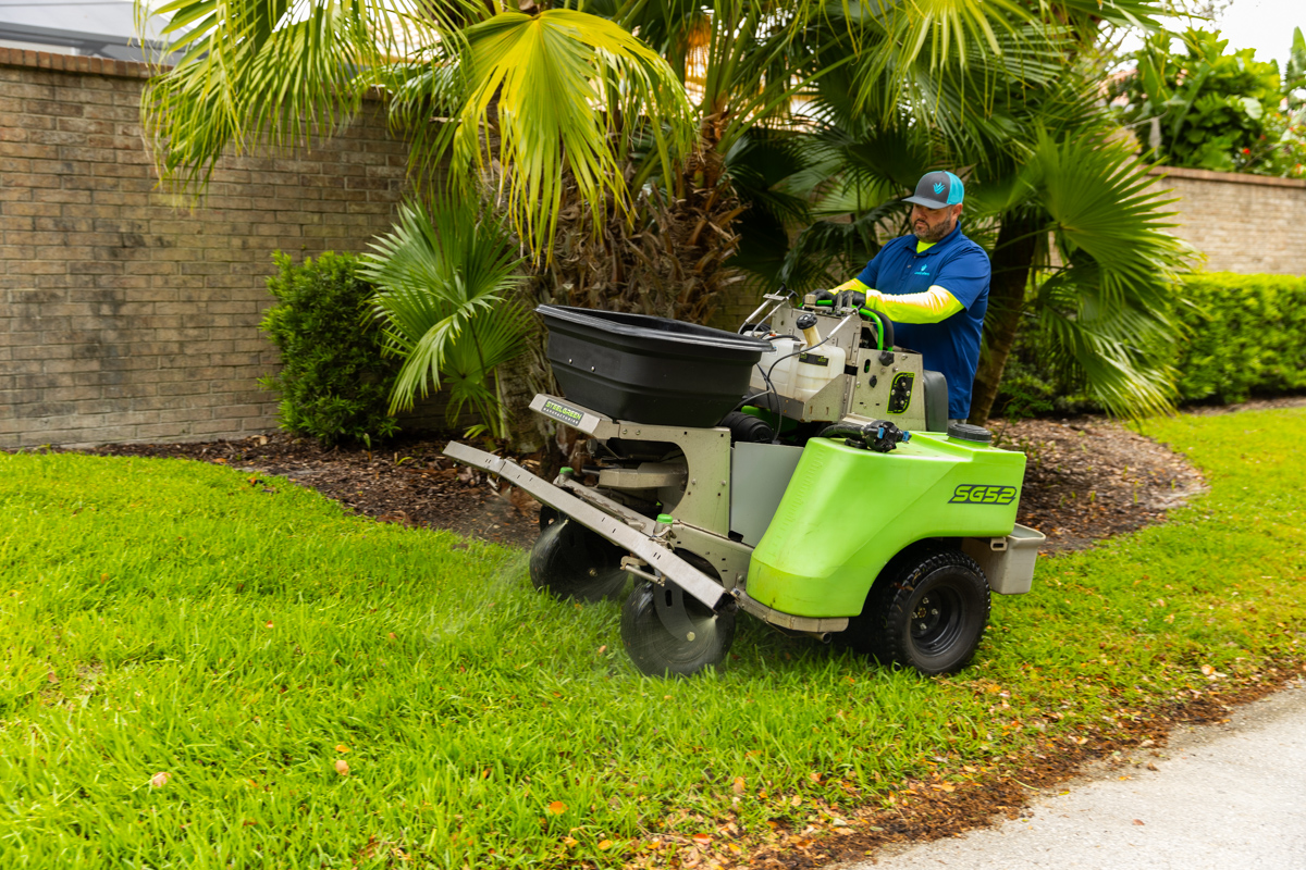 lawn being fertilized by professional in Tampa Bay