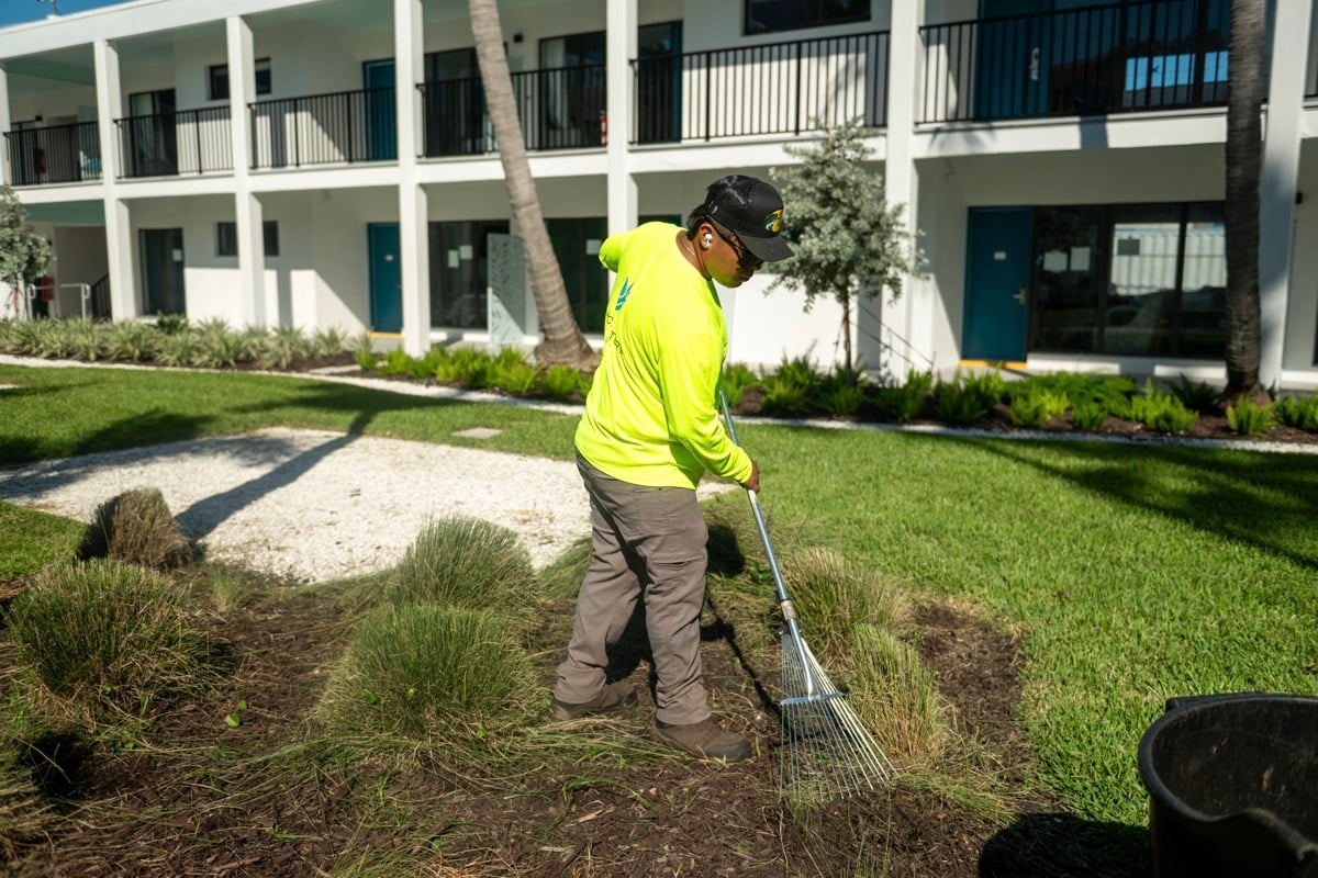 commercial maintenance crew 10